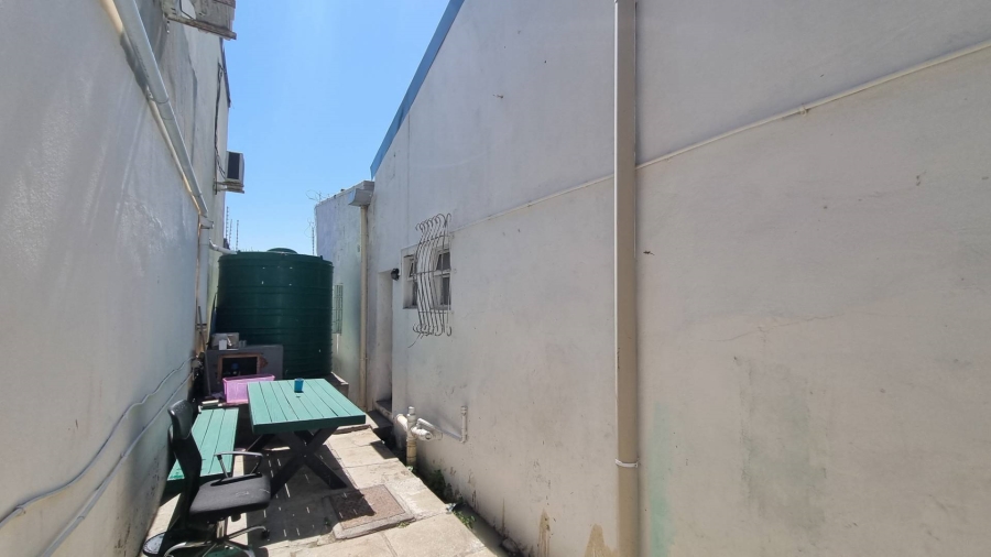 To Let Commercial Property for Rent in Woodstock Western Cape